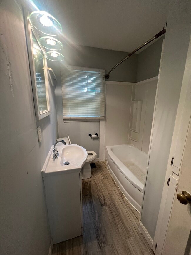 Photo - 563 Belvedere Rd