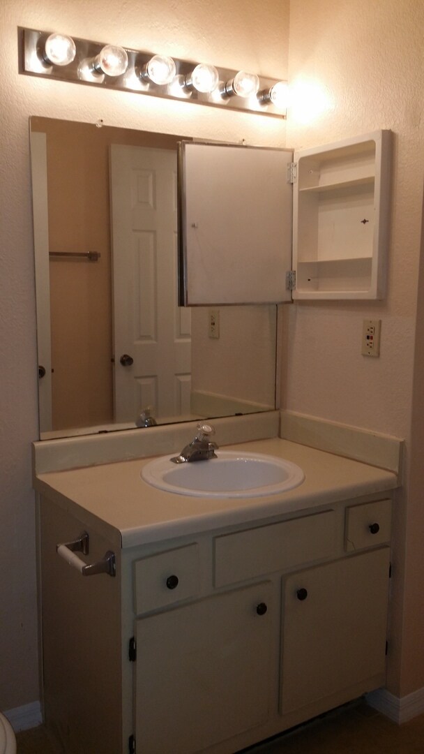 Photo - Venetian Place -  833 Unit 833