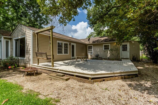 Photo - 1230 Timbergrove Ln