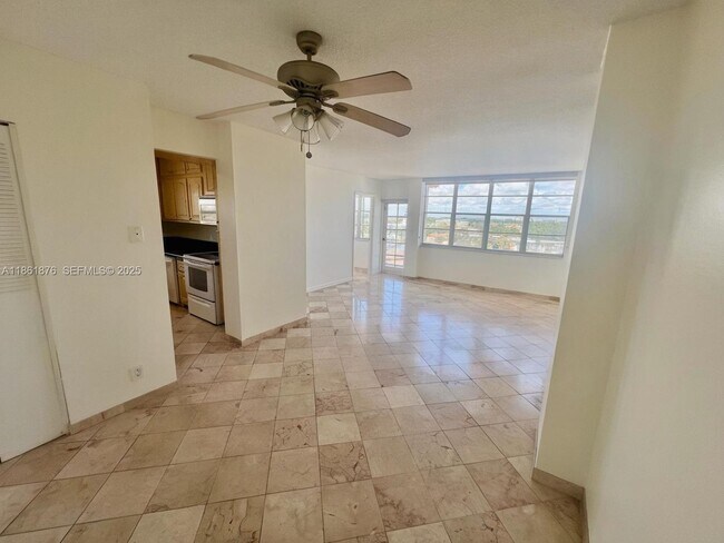 Photo - 2025 NE 164th St Unit 716