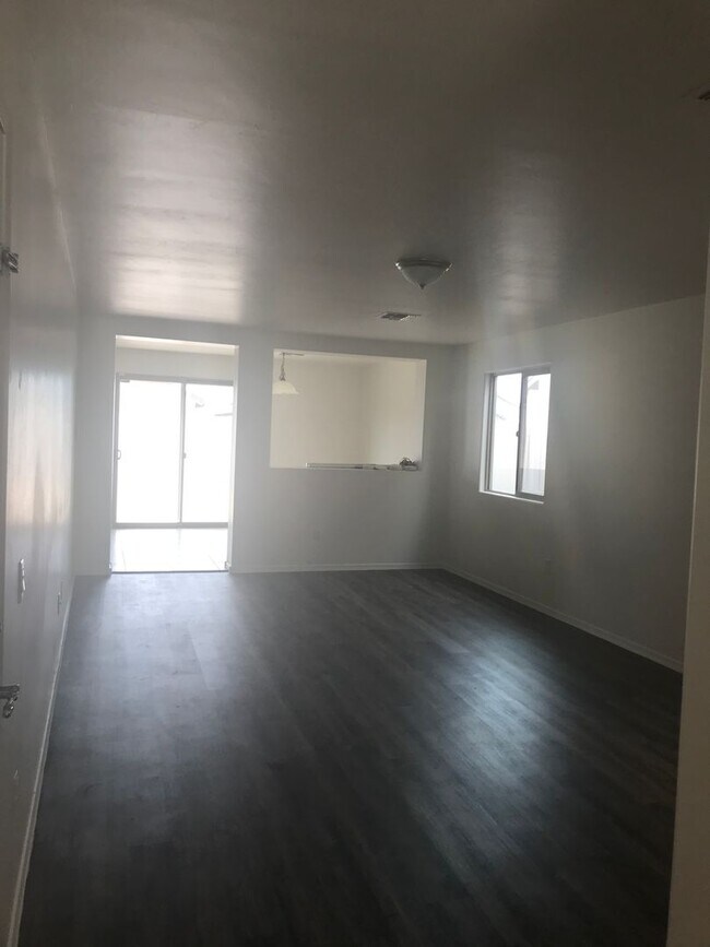 Photo - 3bed/2.5 bath Red Rock Beauty!