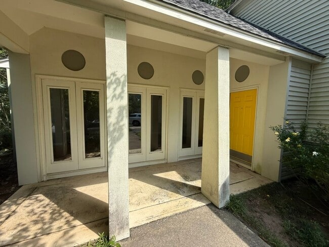 Photo - 380 Butternut Dr