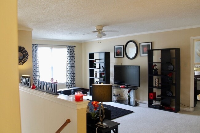 Photo - 2BD/ 2BA Condo with New Carpet & Community Pool!