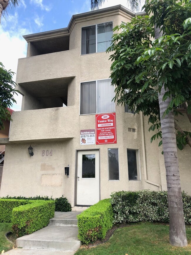 Building Photo - 604 Venice Way Rental