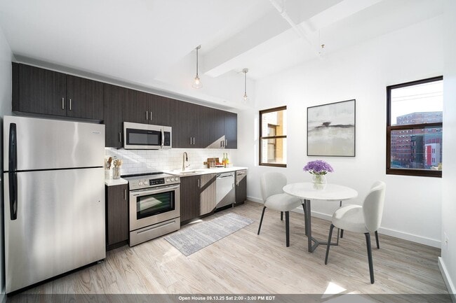 Building Photo - 201 Cornelison Ave Unit 209 Rental
