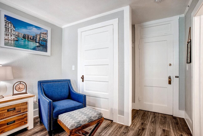 Photo - 1600 Boulder