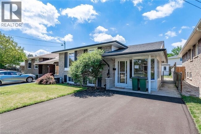 Photo - 15 Valery Ct