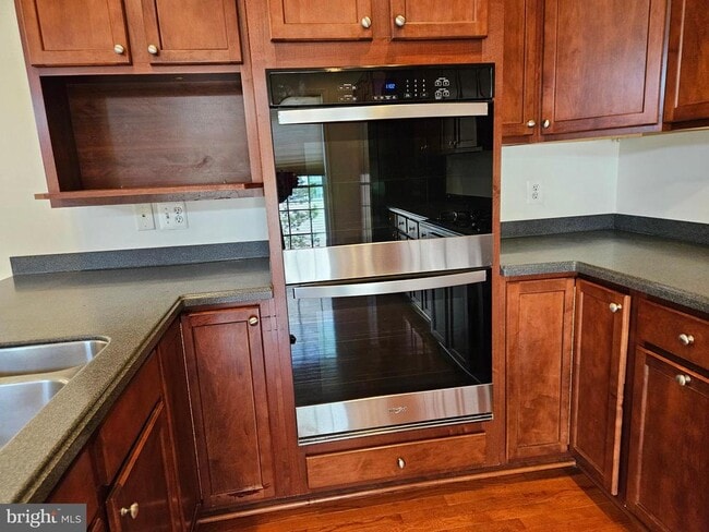 Photo - 25860 Commons Square