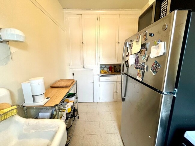 Photo - 3825 N Oakland Ave