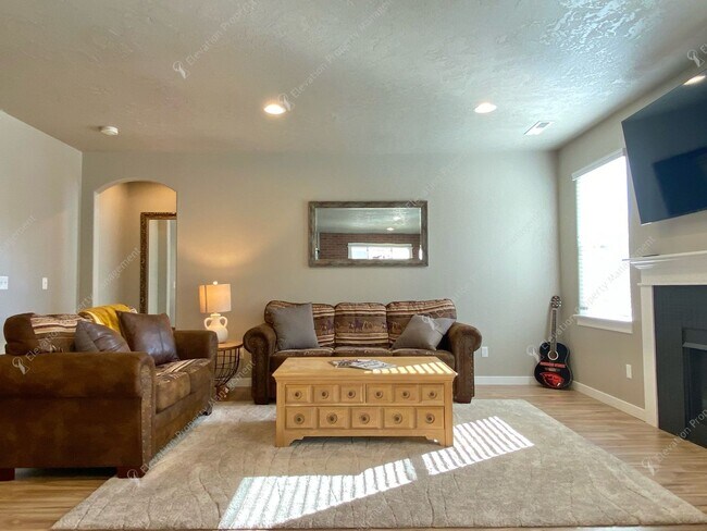 Photo - **UNFURNISHED**Beautiful Single-Level 3BR ...