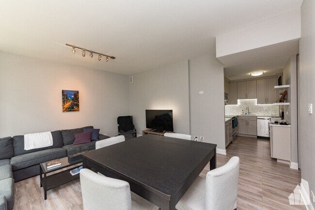 Photo - 211 E Ohio St Unidad 618