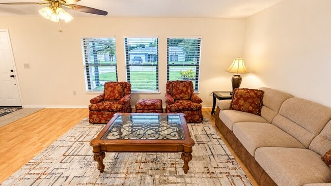 Photo - 1526 Georgetowne Ln
