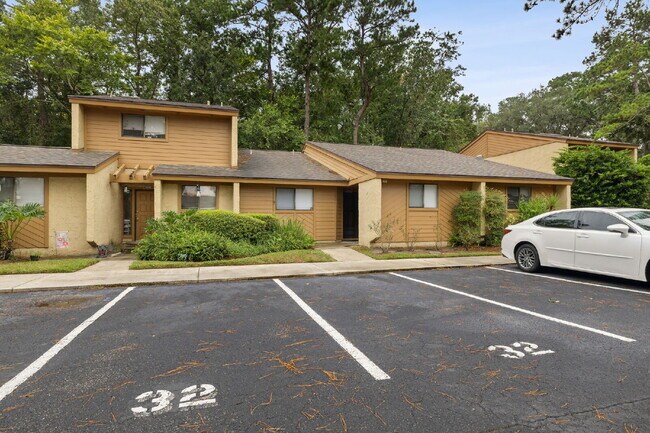 Photo - Charming Townhouse Retreat for Rent! Unit #2032