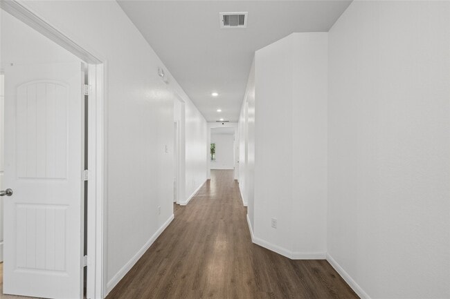 Photo - 2111 Levant Ln