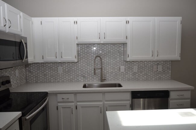 Photo - Beautiful 4 Bed 2.5 Bath Townhome in West Jordan!!!