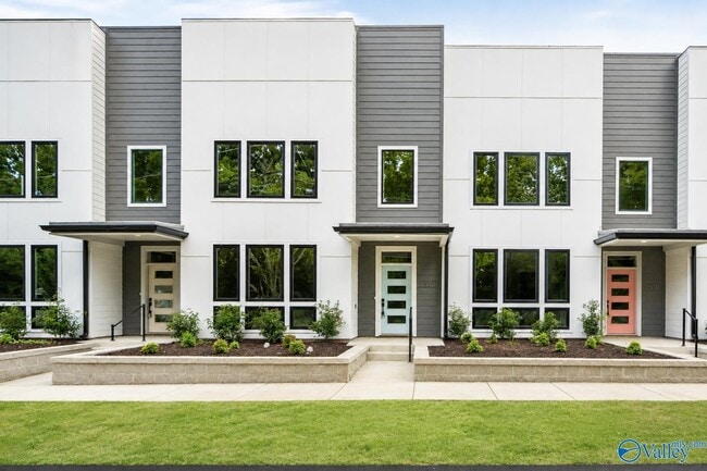 2510 Freeman Rd SW