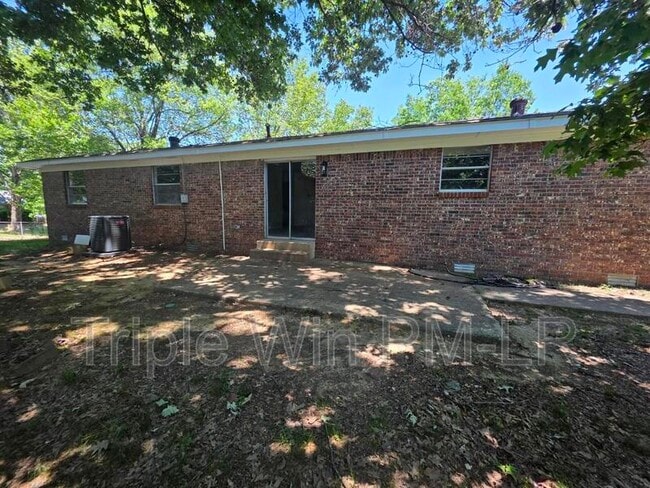 Photo - 19 Creekdale Dr