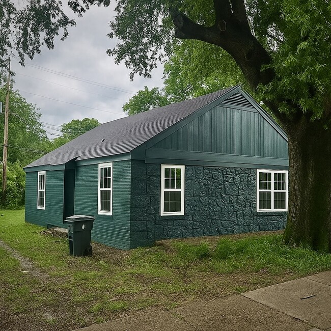 Building Photo - 768 Dallas St Rental