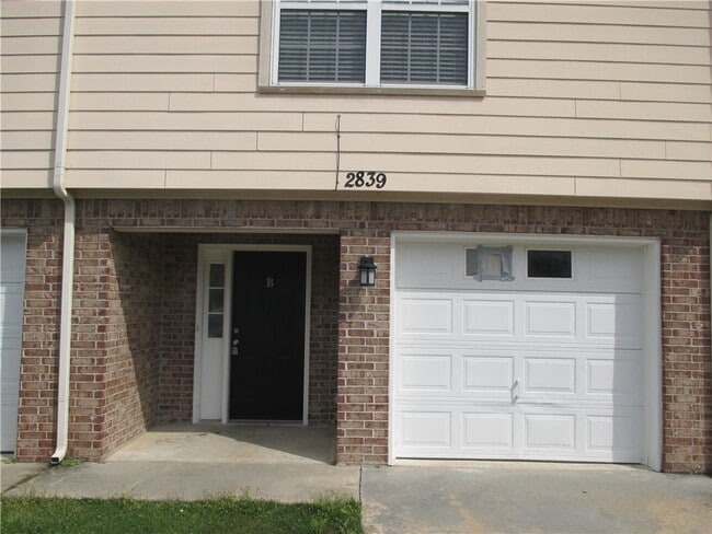 Building Photo - 2839 Meridian Pl
