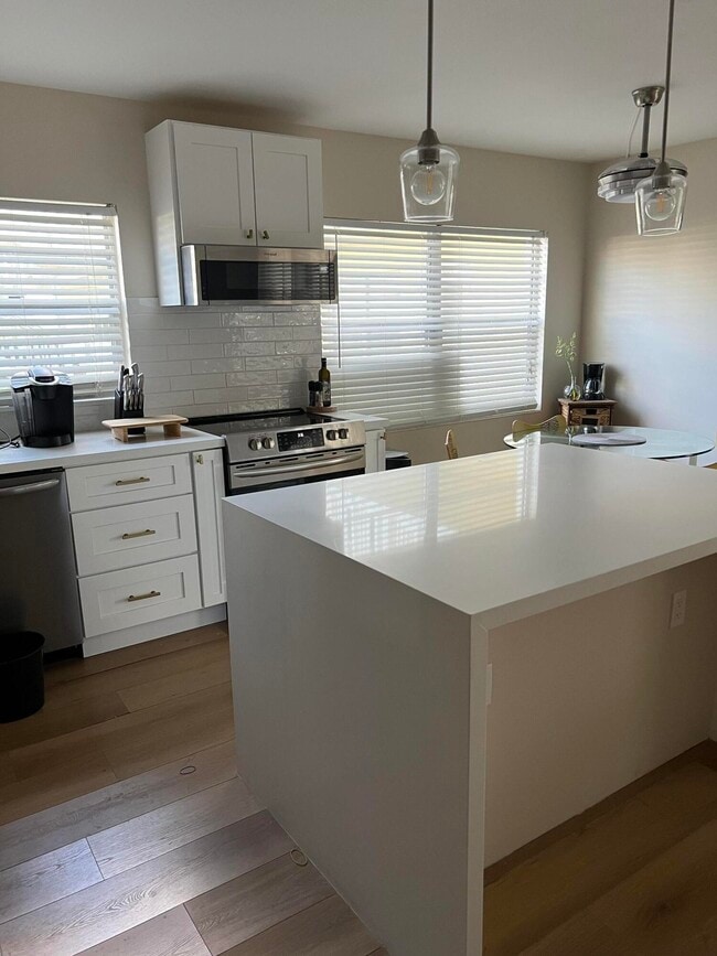 Photo - 299 Dorset H