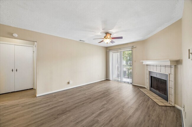 Photo - 12755 Mill Ridge Dr Unidad 306