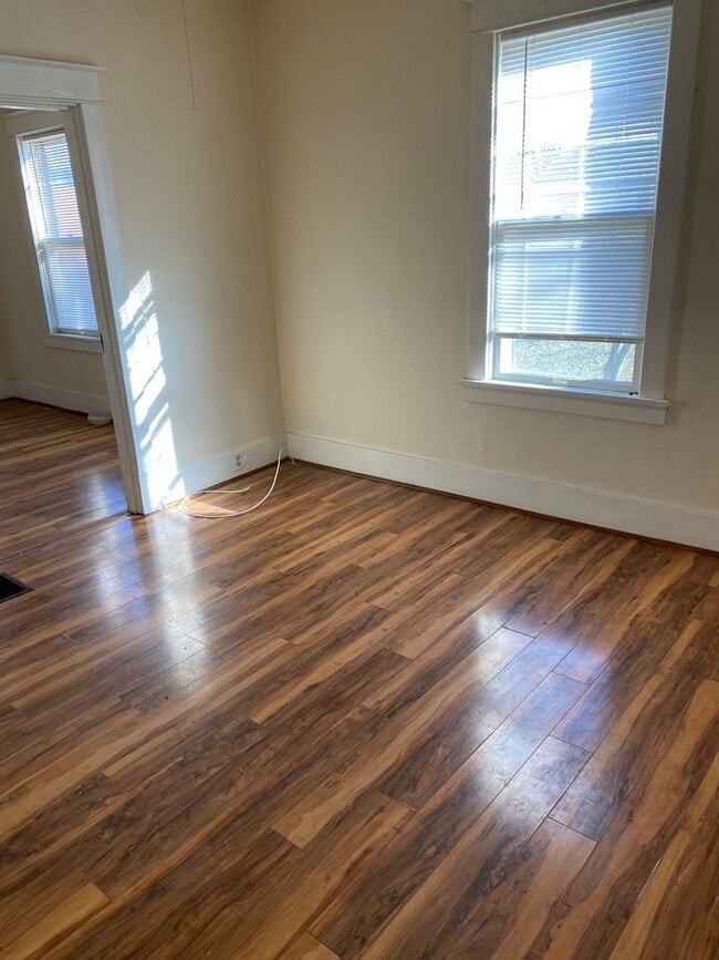 Photo - Nice 1BD with bonus space