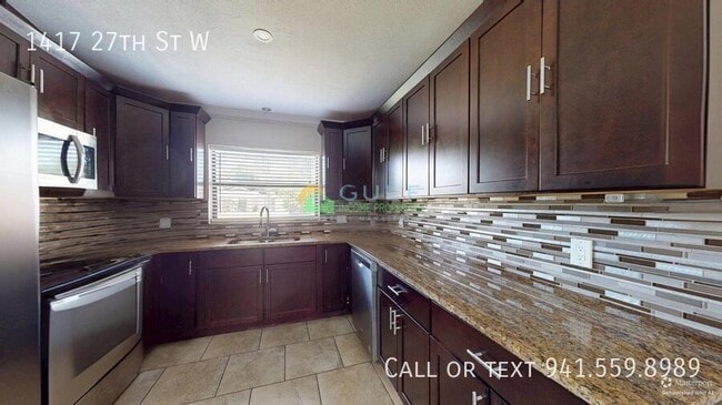 Photo - 1417 27th St W