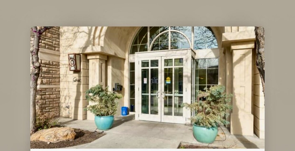 secure building entry . FOB necessary . - 5 S 500 W (Salt Lake City, UT)