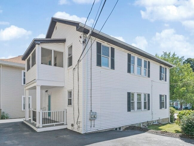 Photo - 549 Main St Unit 2