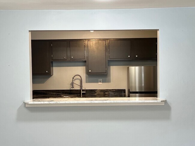 View of kitchen from living area - 1564 Greentree Rd
