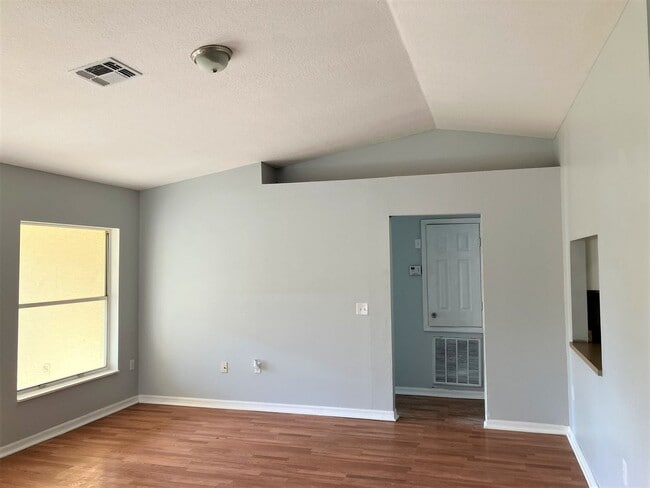 Building Photo - 17th St Unit 17th St Rental