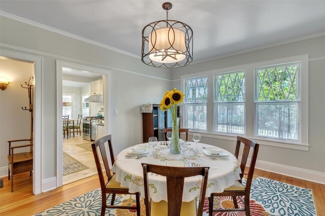 Photo - 8325 Main Rd