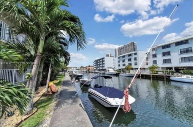 Building Photo - 3681 NE 170th St Unit 4