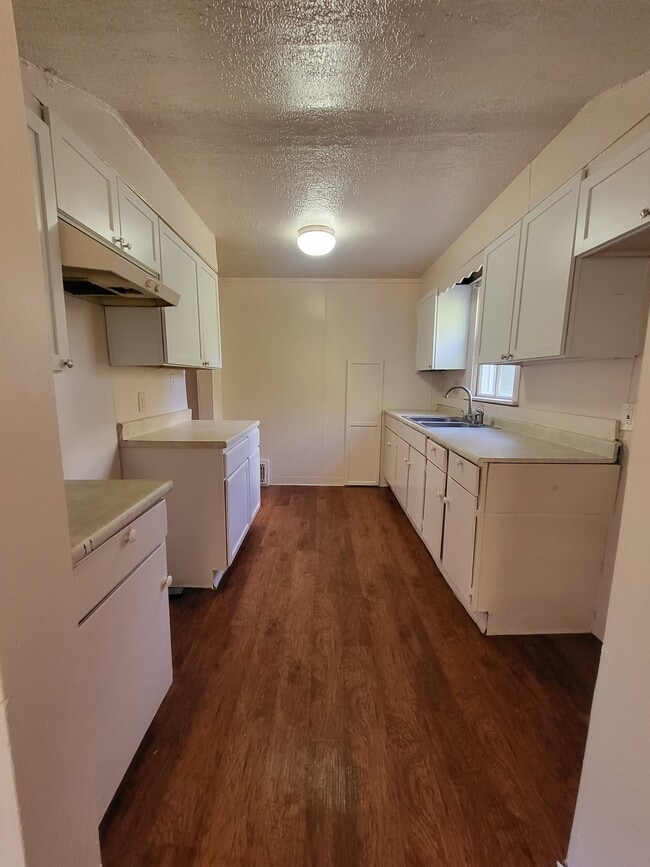 Photo - 1192 Maple St