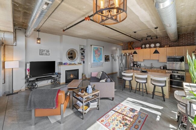 Photo - 710 N 4th St