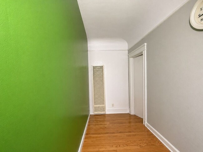 Photo - 244 W 49th St