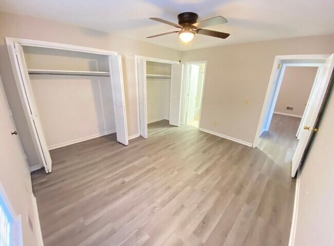 Photo - 1826 Burnham St