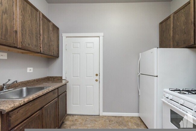 Photo - 4255 W Addison St