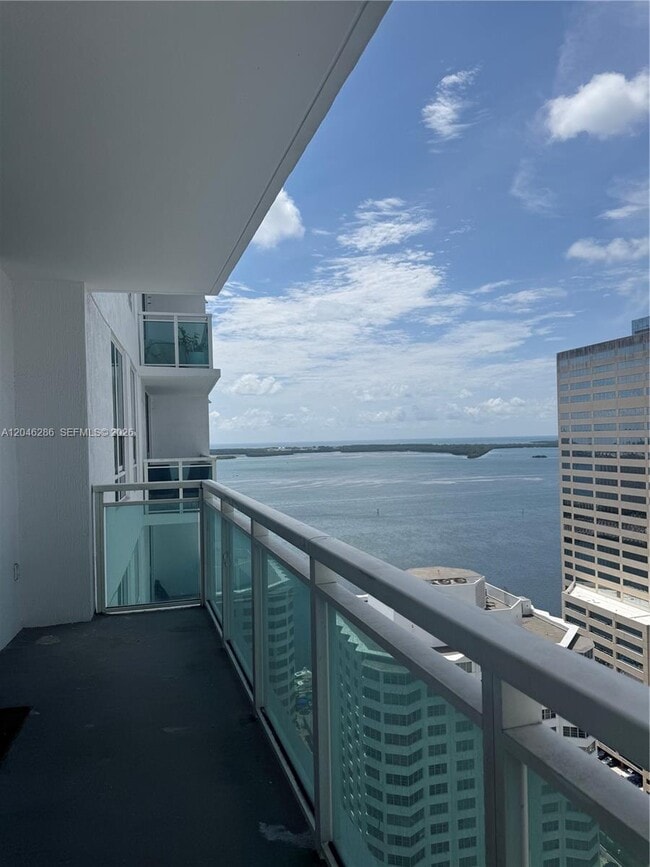 Photo - 950 Brickell Bay Dr