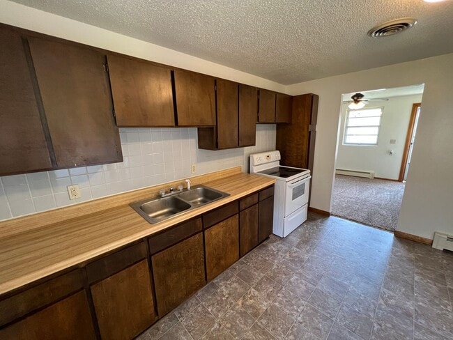 Photo - 824-824.5-8245 W 11th St Unit 824.5