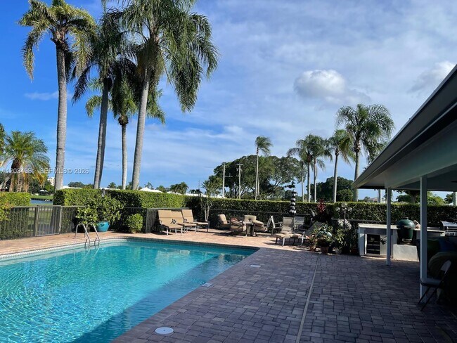 Photo - 181 Atlantis Blvd Unidad E