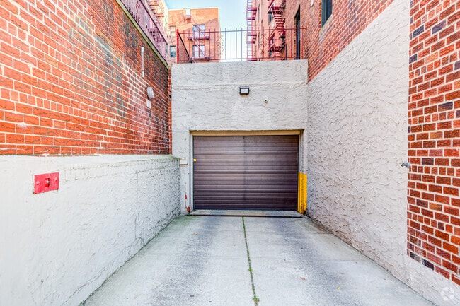 Photo - 86-04 Grand Ave