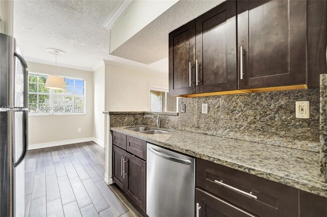 Photo - 11600 SW 2nd St Unit 18203
