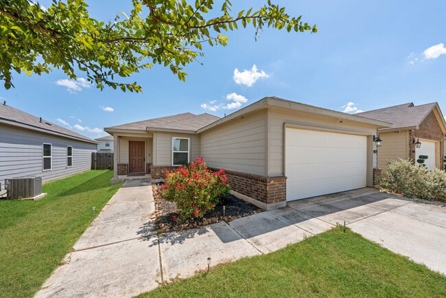 Spacious 3-Bed Home with Pool Access, Trails, and Fenced Yard in Converse