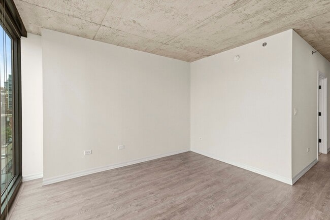 Photo - 179 W Huron St