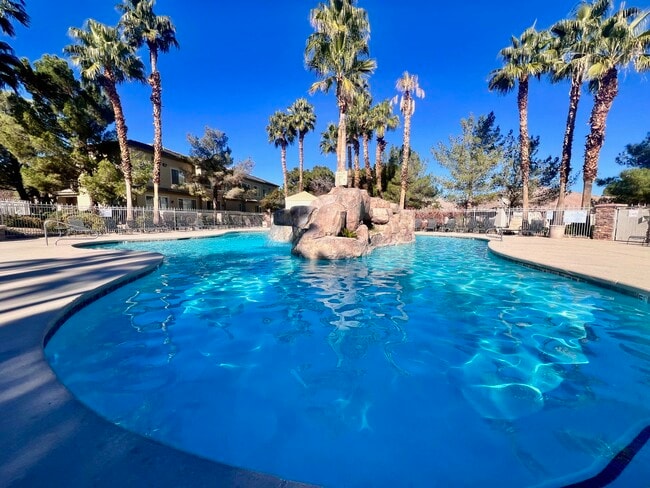 Photo - 1604 Queen Victoria St Unit 104