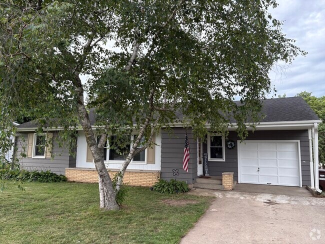 Building Photo - 706 Randall Ct Rental