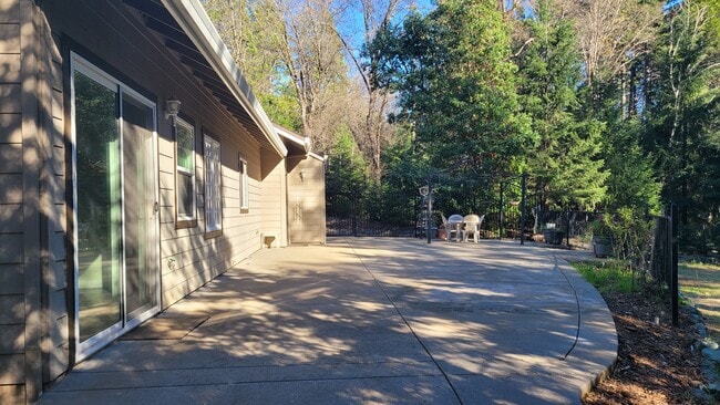 Photo - 18449 Shasta Dam Way