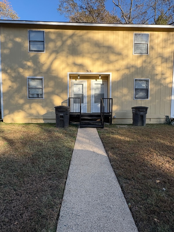 Building Photo - 313 S Bailey St Rental