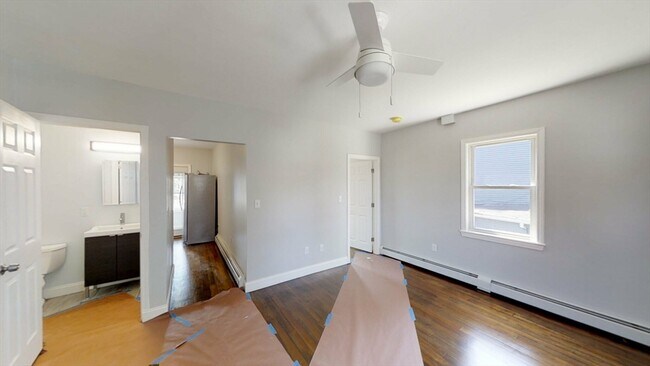 Photo - 836 Canterbury St Unit 2R
